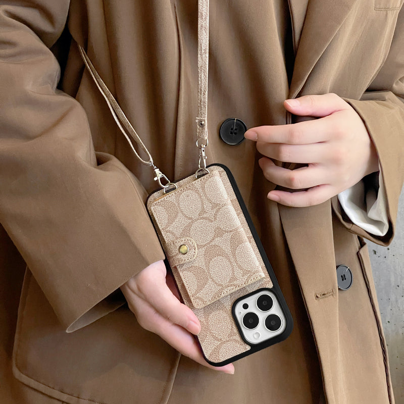 지갑과 스트랩이 있는 Coach iPhone 케이스 화이트 -SZK240402