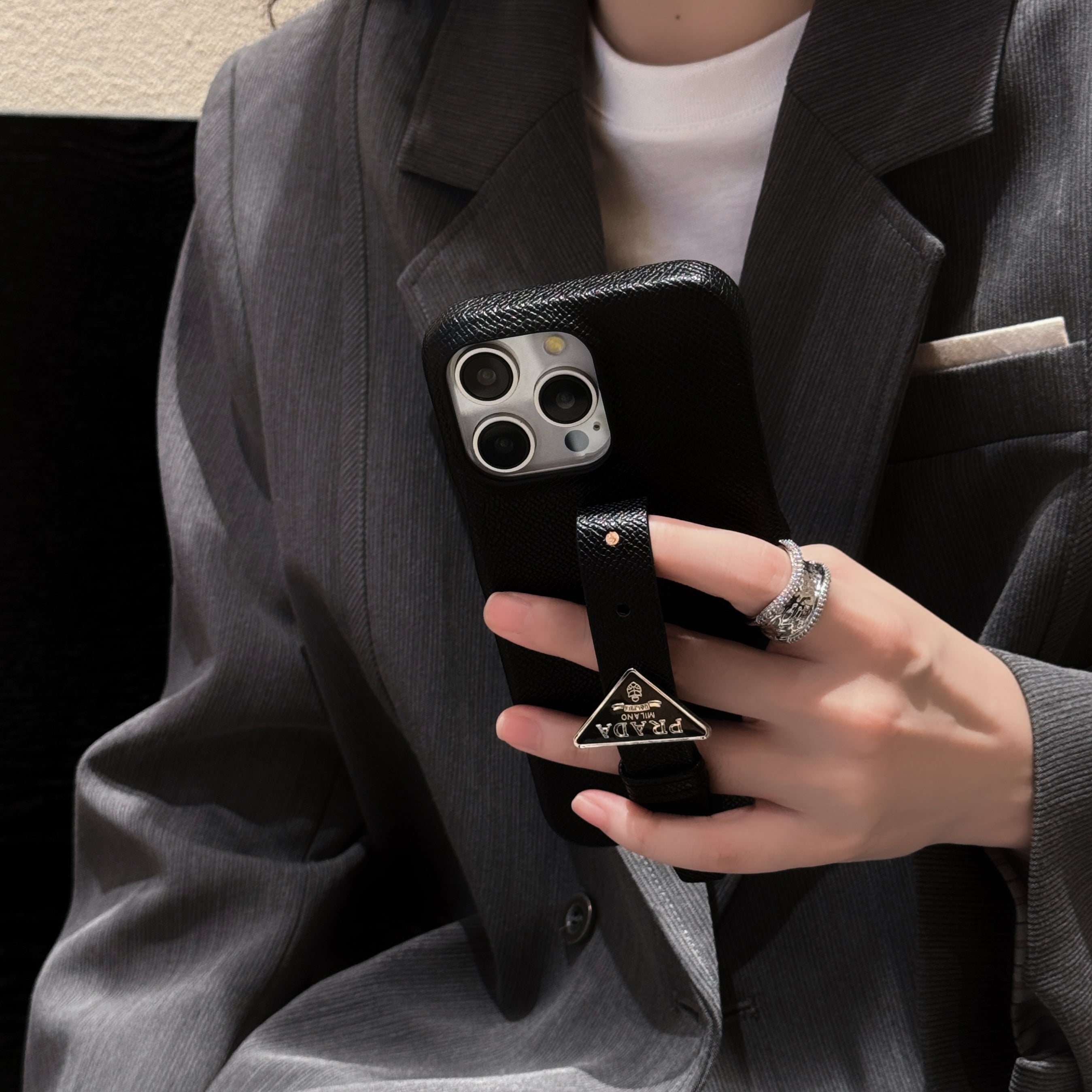 プラレザーハンドルiPhoneケース