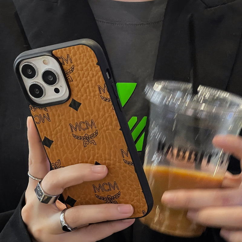 Funda para iPhone MCM Amarilla-MCK240603