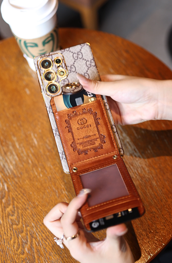 Avancerat Samsung telefonfodral i läder med plånbok och rem.