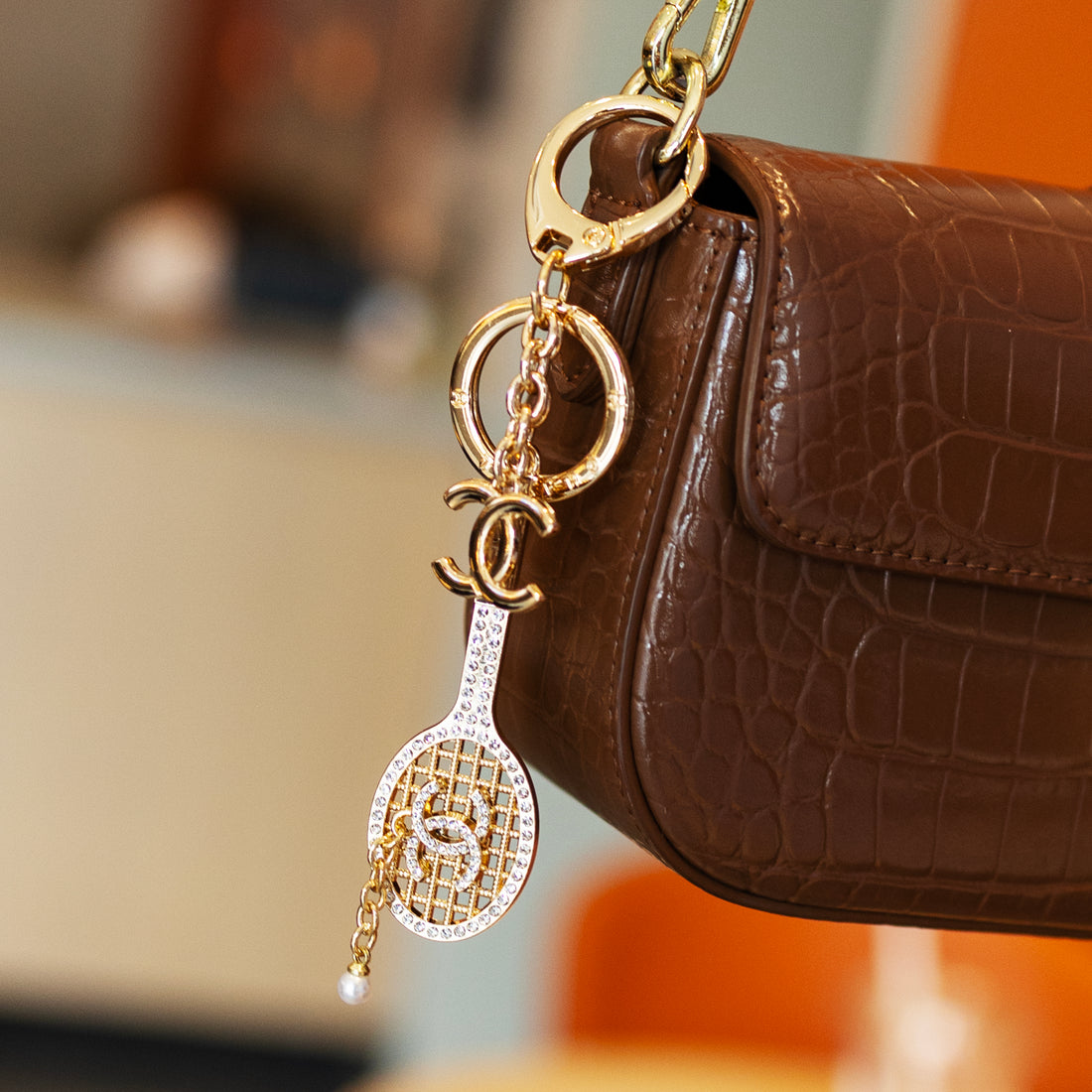 Luxury Crystal Tennis Racket Bag Charm – Elegant Gold Keychain Pendant for Handbags