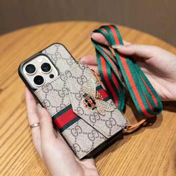 카드 홀더가 있는 GG 어드밴스드 크로스바디 아이폰 케이스 & 어깨끈