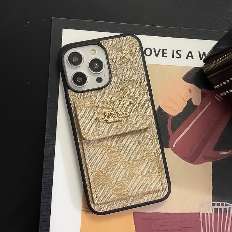 Coach iPhone ケース カードホルダー付き ウォレット コーヒー -SZK240425