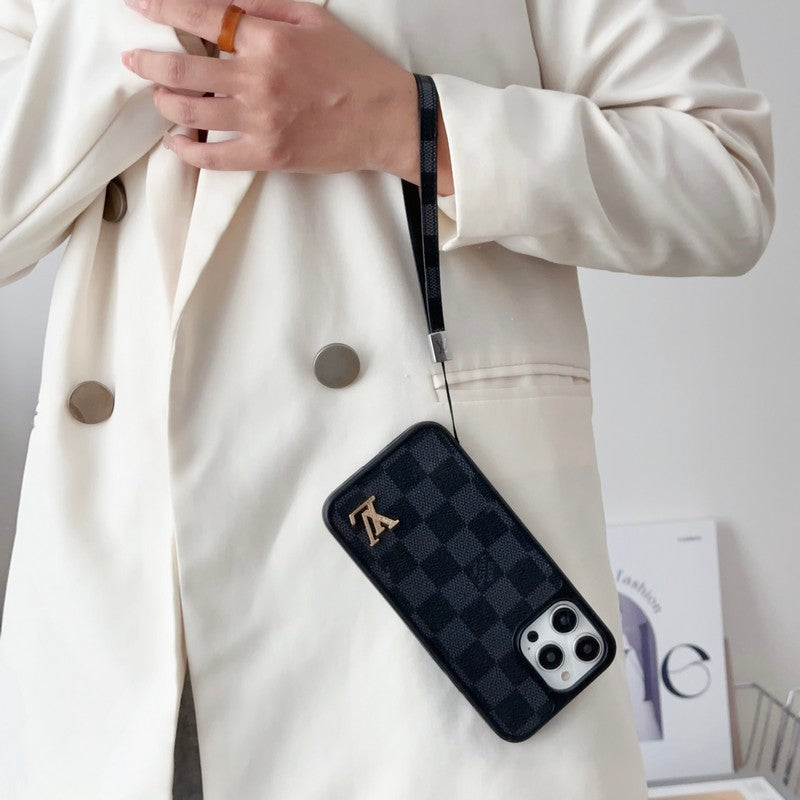 루 클래식 브라운 핸드 체인 아이폰 케이스