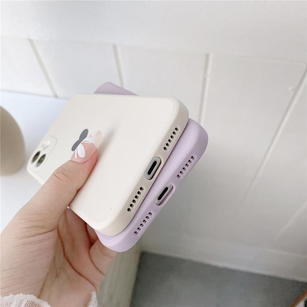 Matowe etui na iPhone'a w kształcie serca