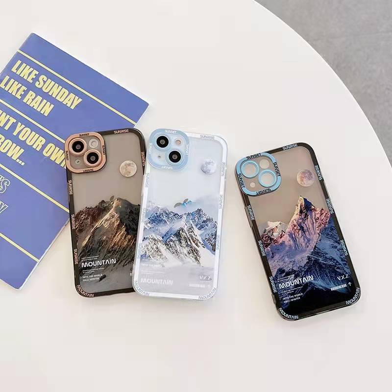 Custodia per iPhone blu con luna e montagna innevata
