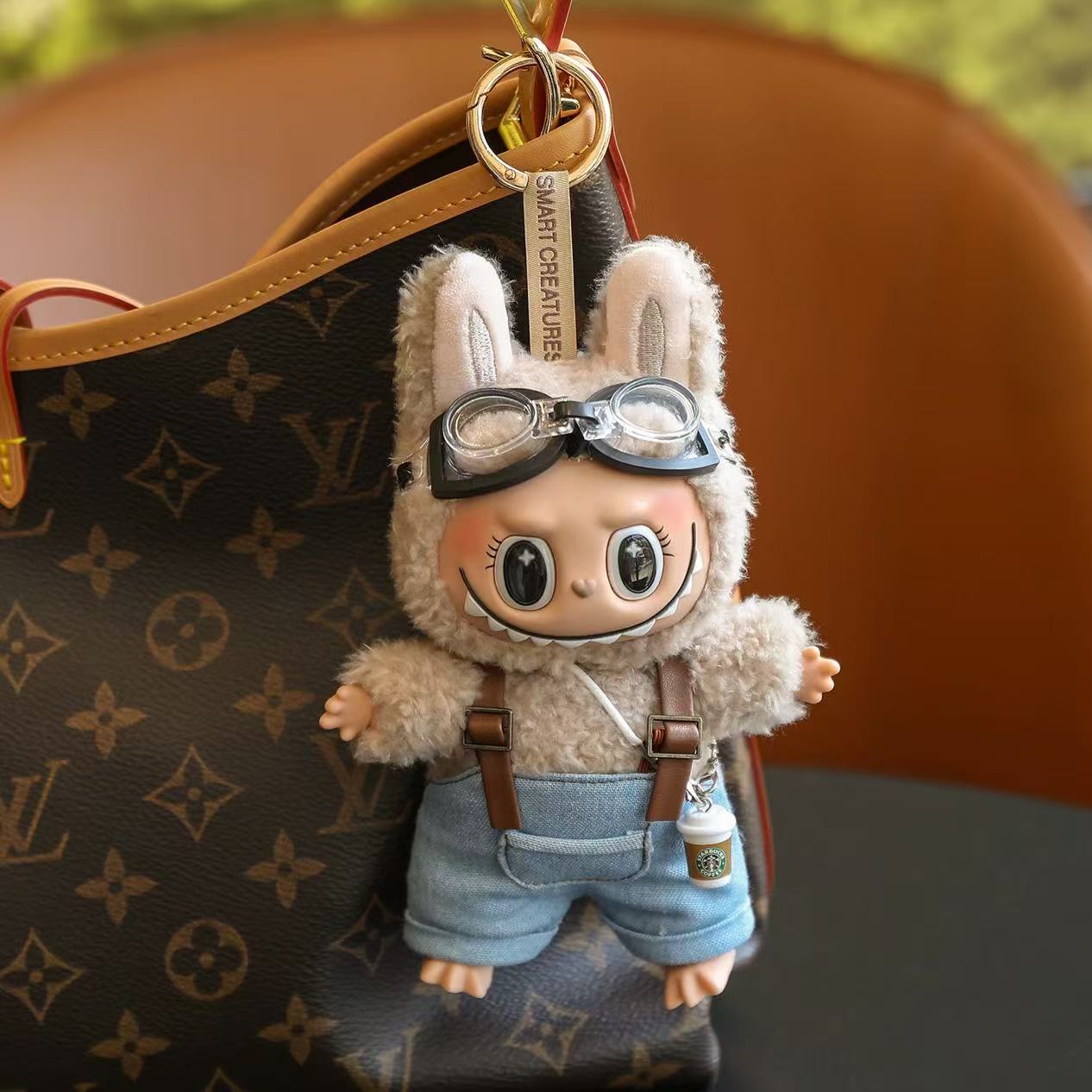 Seit Charm Bábóg Whimsical-Inspired Labubu - Cuir suas iad!