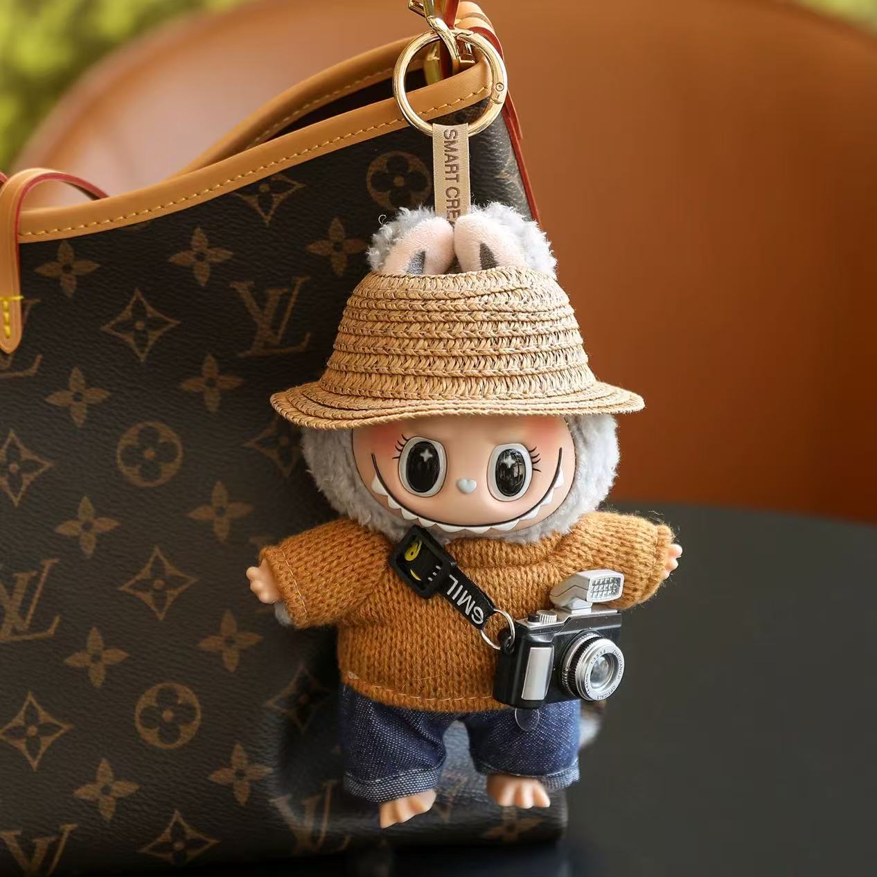 Seit Charm Bábóg Whimsical-Inspired Labubu - Cuir suas iad!