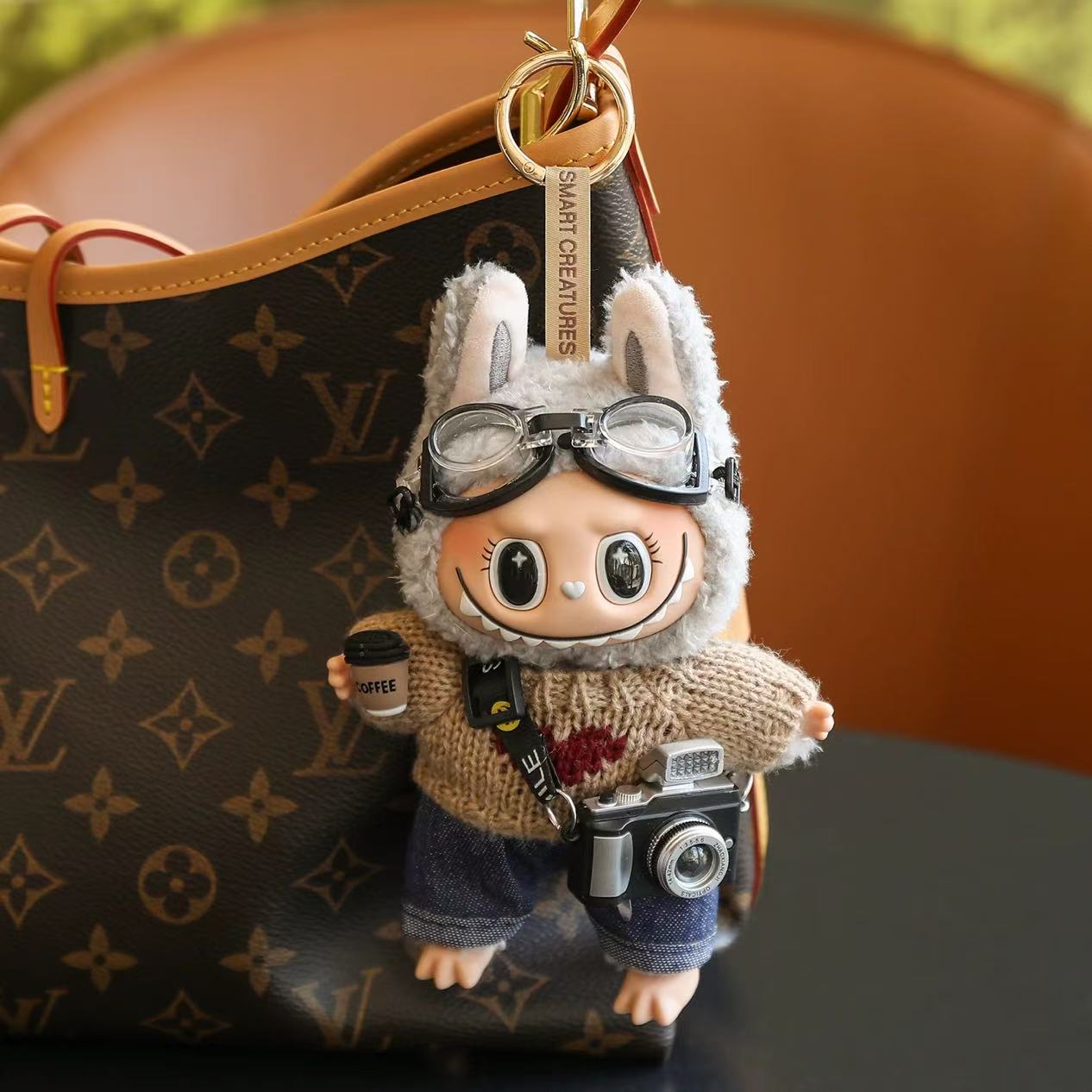 Seit Charm Bábóg Whimsical-Inspired Labubu - Cuir suas iad!