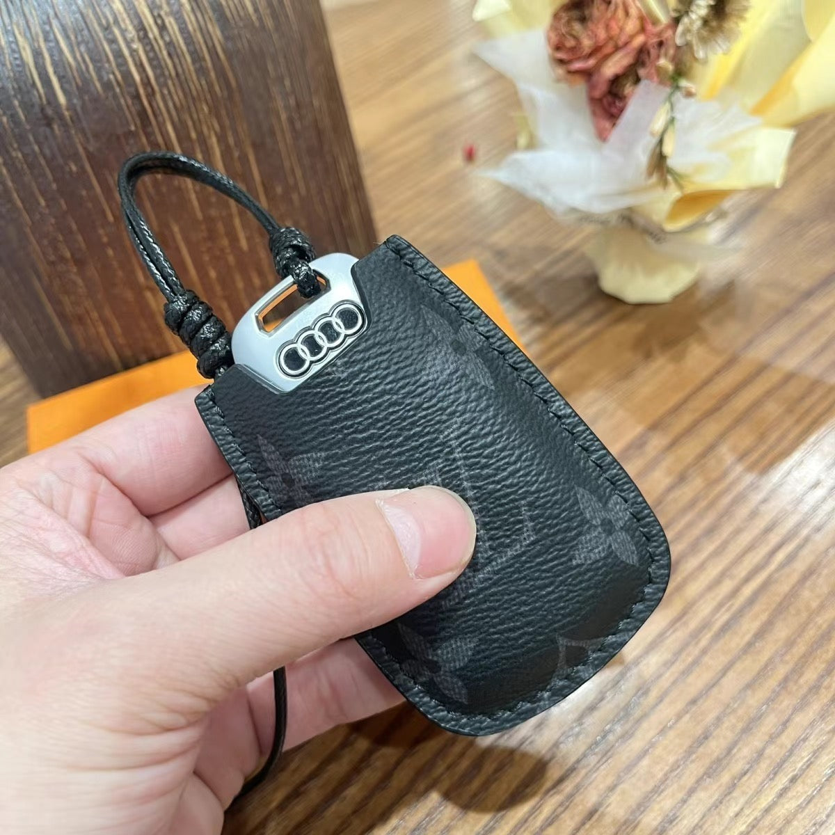 Luxury Leather Smart Key Cover – Designed for Audi, BMW, Benz, Lincoln & VW 🚗✨