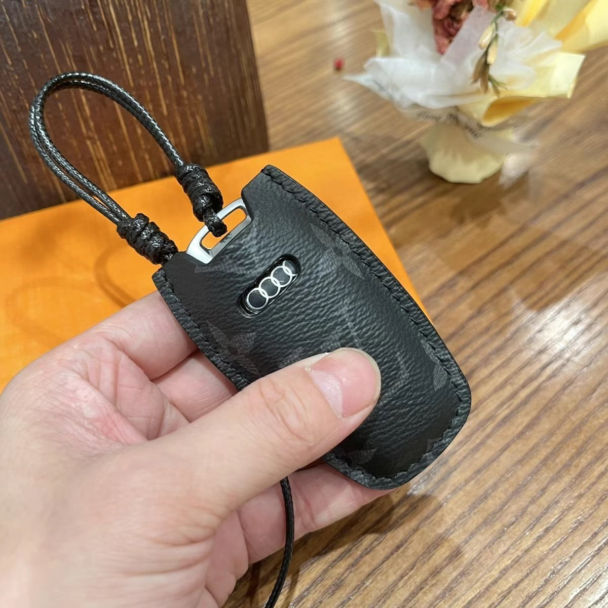 Luxury Leather Smart Key Cover – Designed for Audi, BMW, Benz, Lincoln & VW 🚗✨