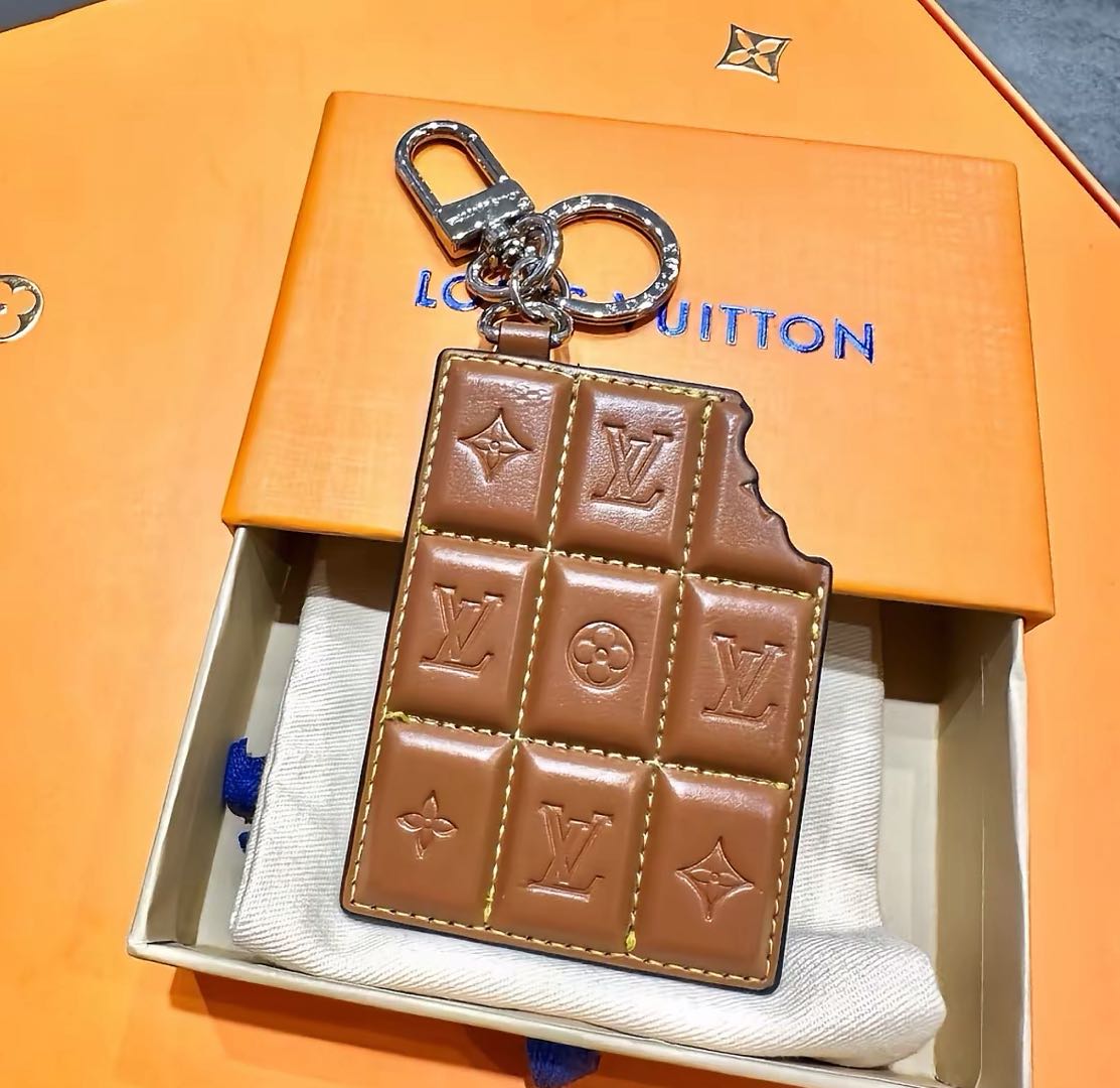 🍫 L&V Chocolate - Style Leather Keychain & Bag Charm 🍫
