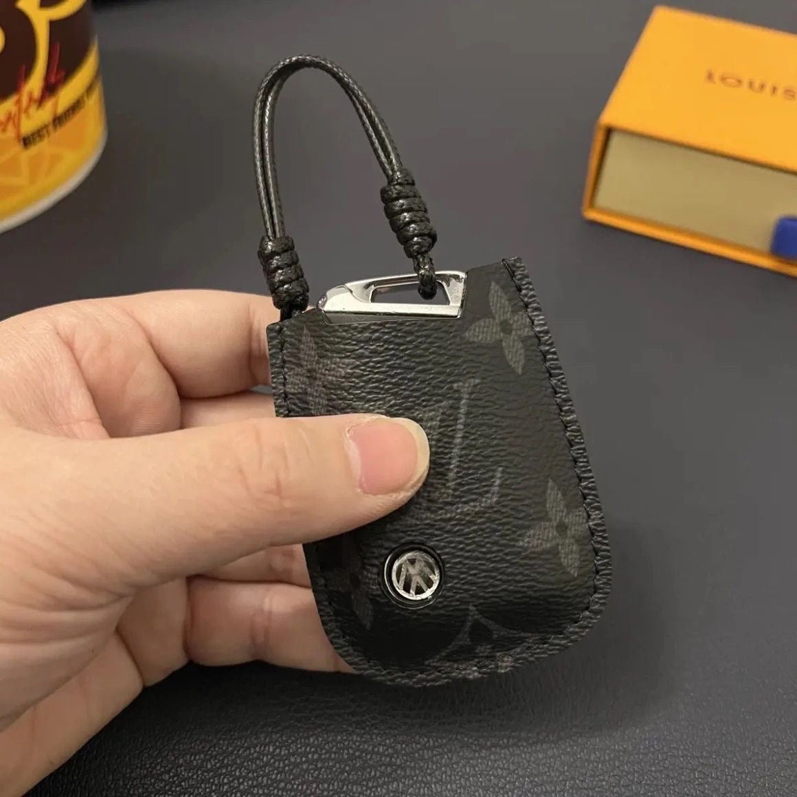 Luxury Leather Smart Key Cover – Designed for Audi, BMW, Benz, Lincoln & VW 🚗✨