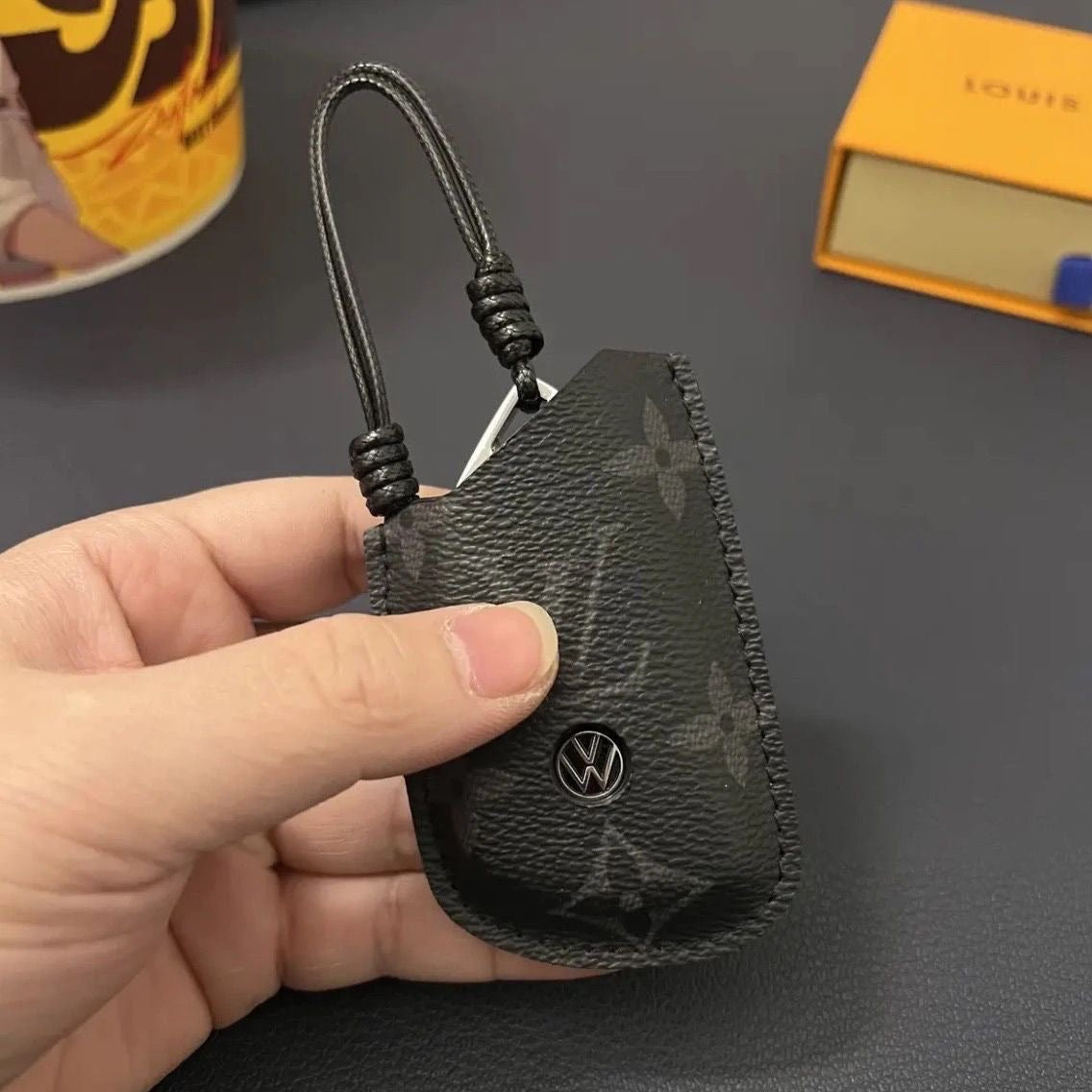 Luxury Leather Smart Key Cover – Designed for Audi, BMW, Benz, Lincoln & VW 🚗✨