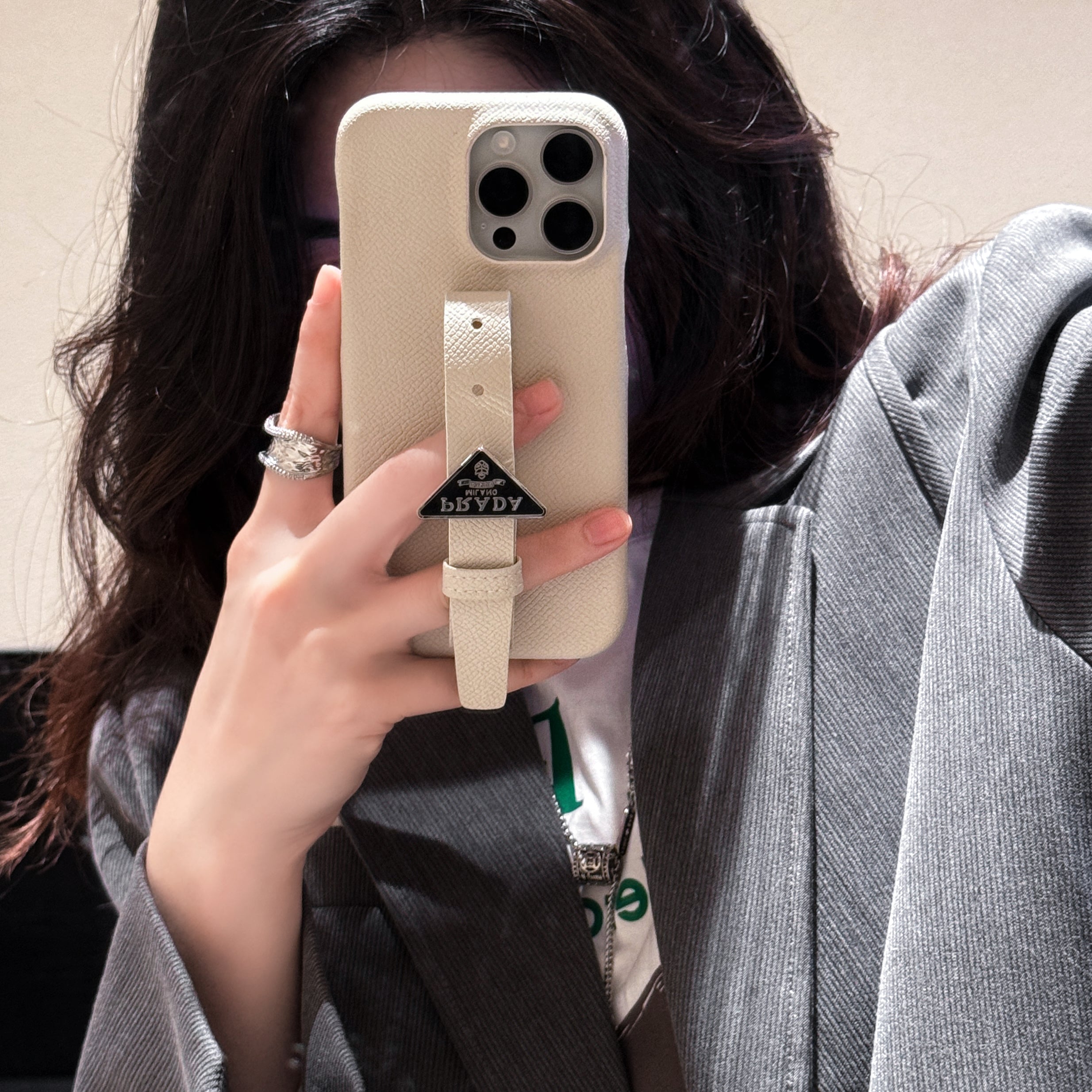 Θήκη για iPhone με δερμάτινη λαβή Pra