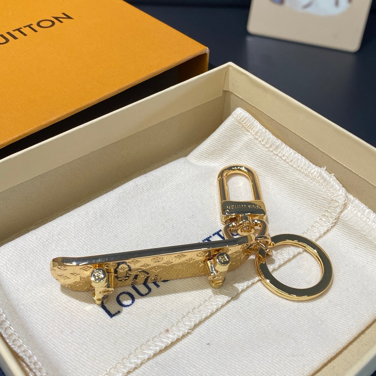 Luxury hanging ornament/keychain L-007