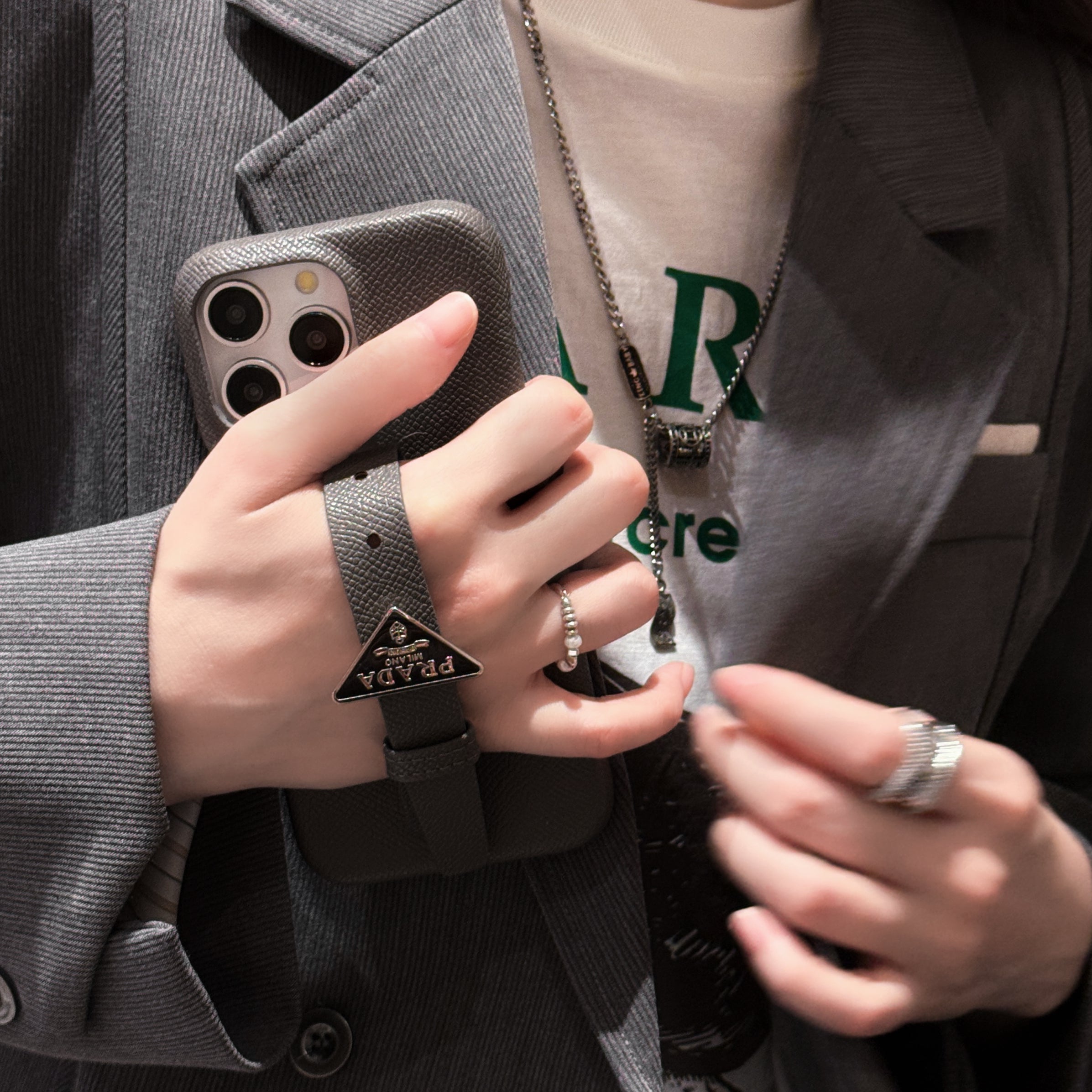 Θήκη για iPhone με δερμάτινη λαβή Pra