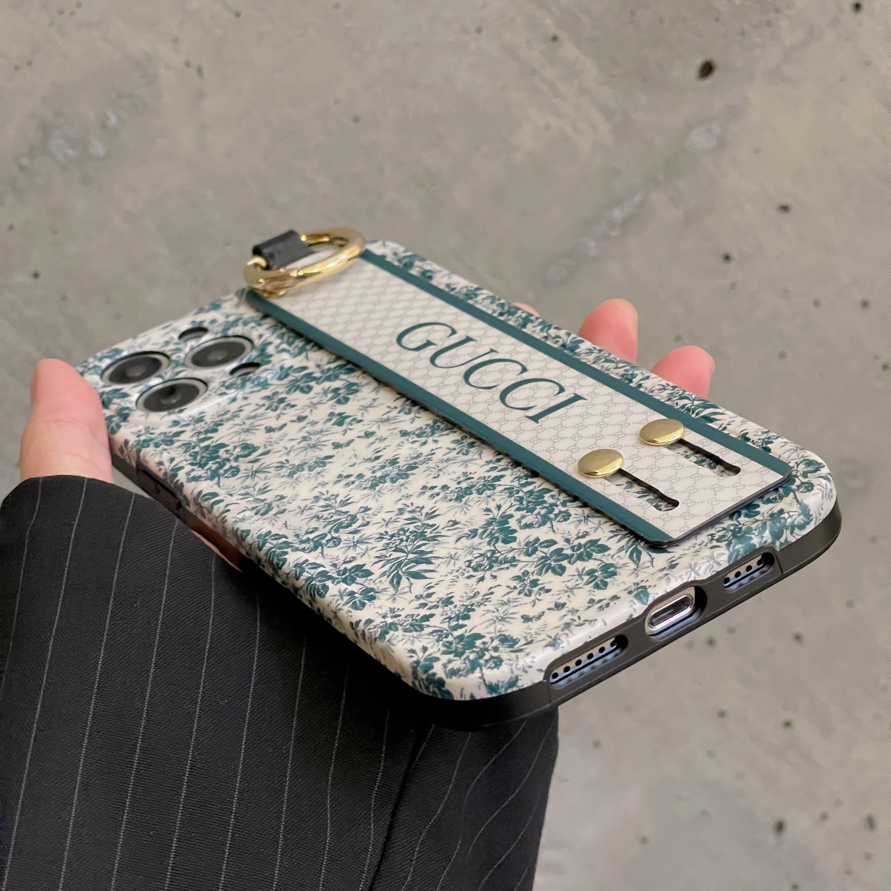 Husă pentru iPhone cu brățară GG