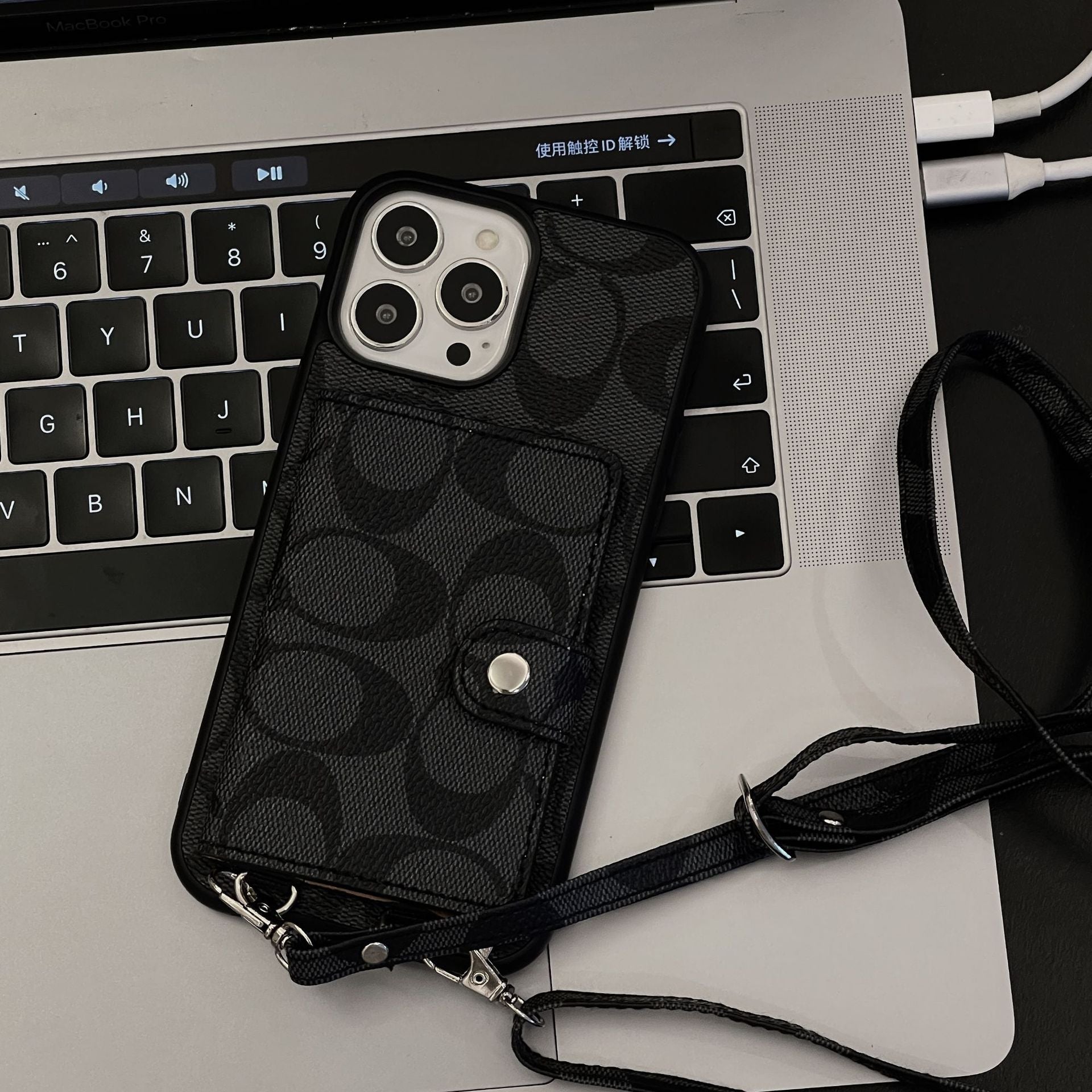 Funda de iPhone con cadena de cuero y bolso Coa Card