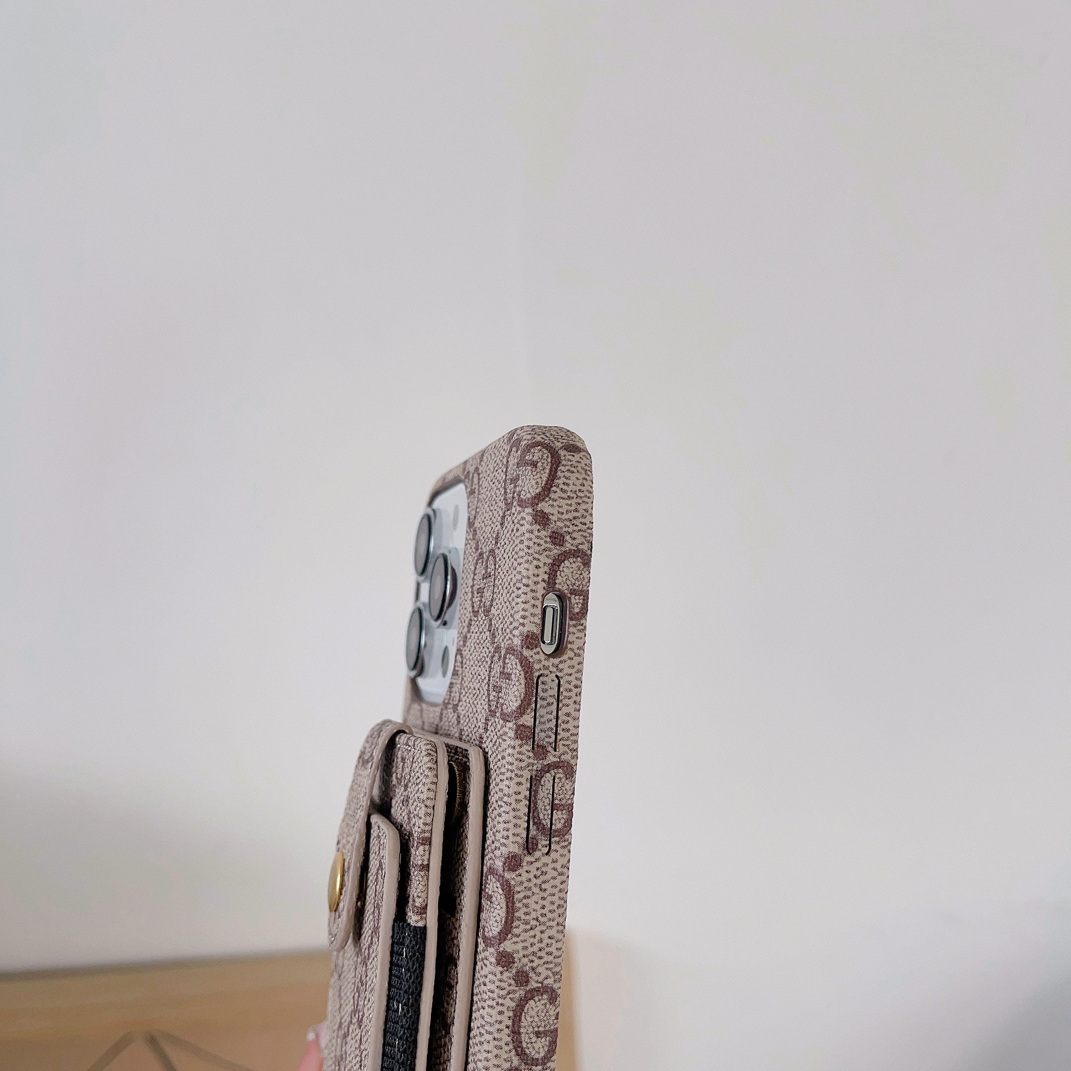 Custodia per iPhone porta carte GG