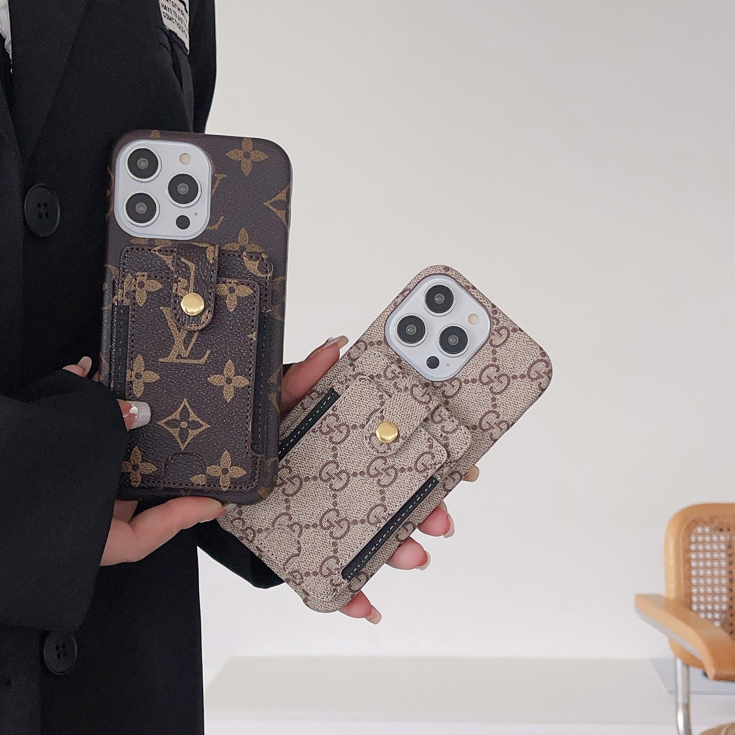 Custodia per iPhone porta carte GG