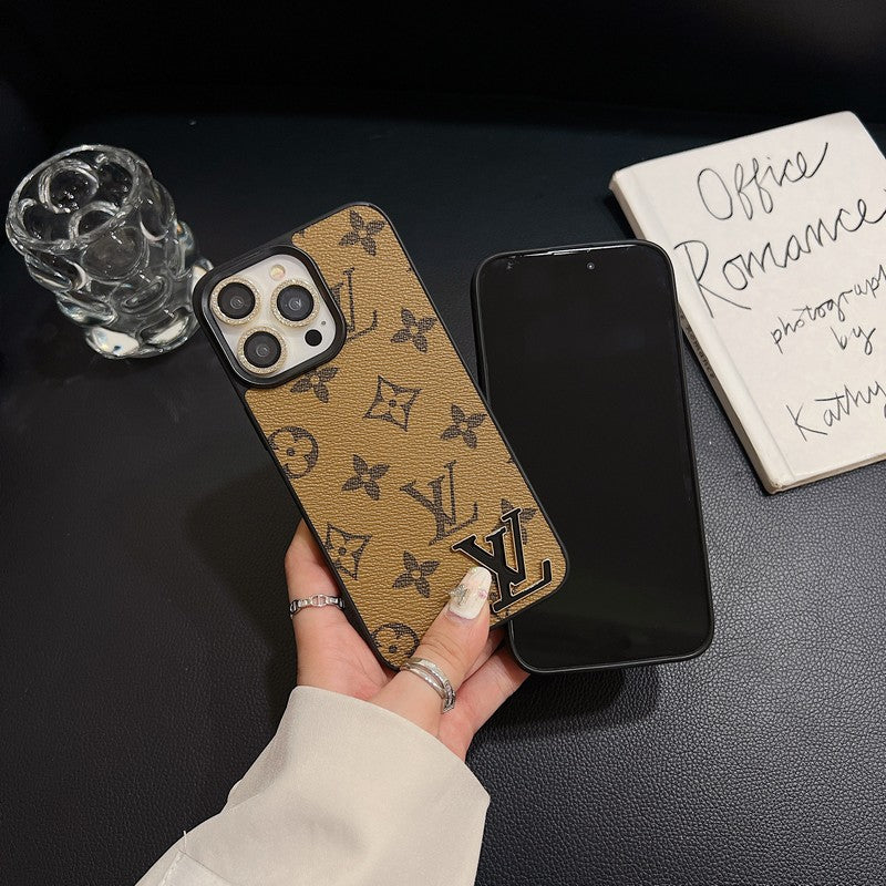 Custodia per iPhone in pelle con logo Lou nero