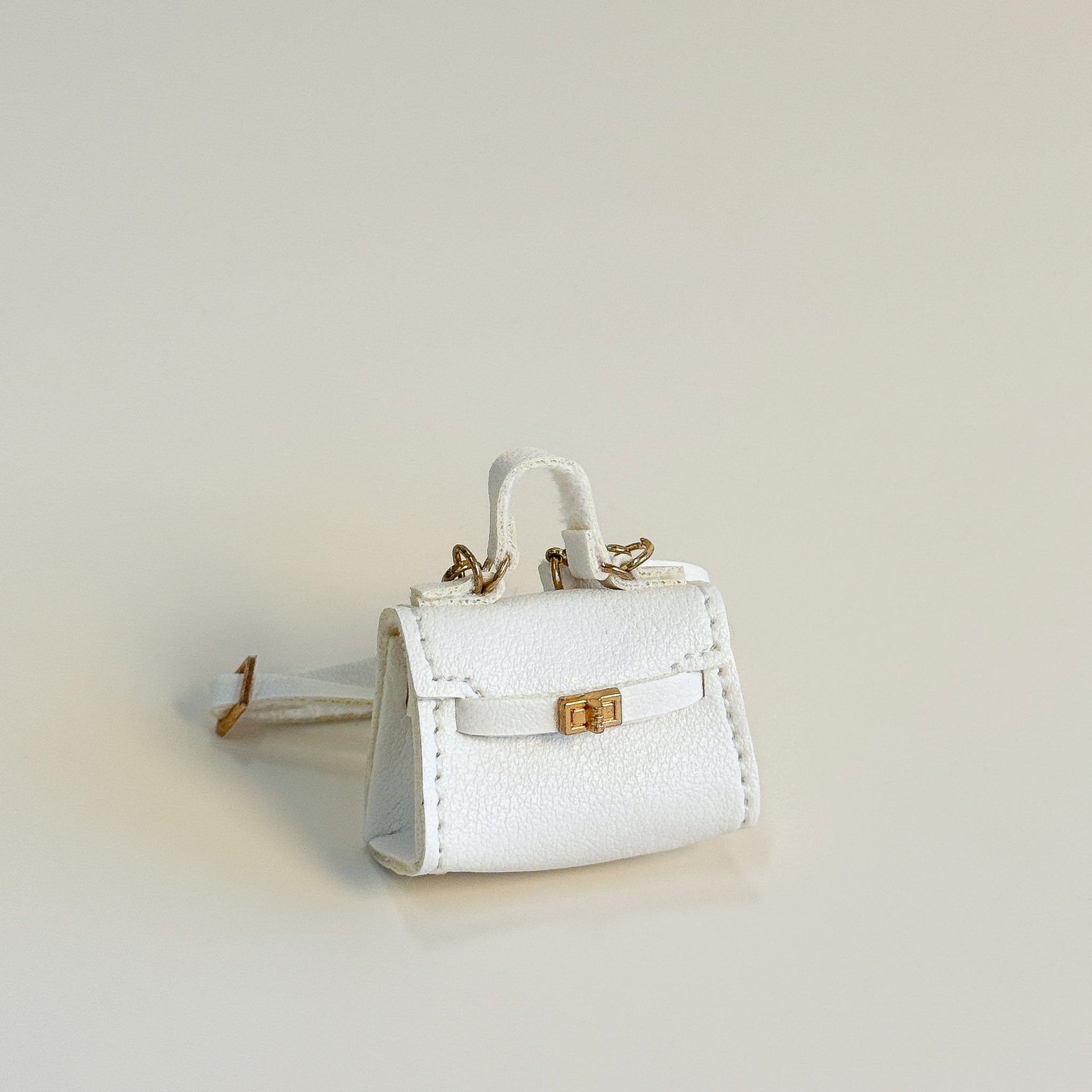 Mála láimhe só Miniature Labubu - Tote Leathar Bán le Glas Óir