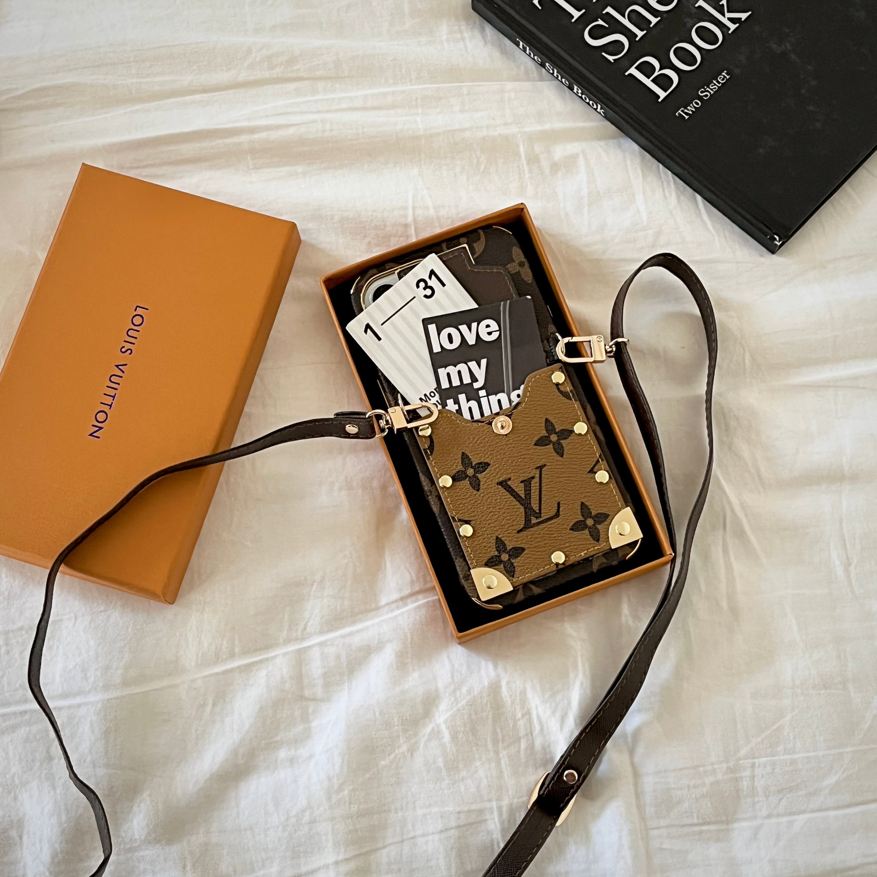 루 체인 가죽 아이폰 케이스