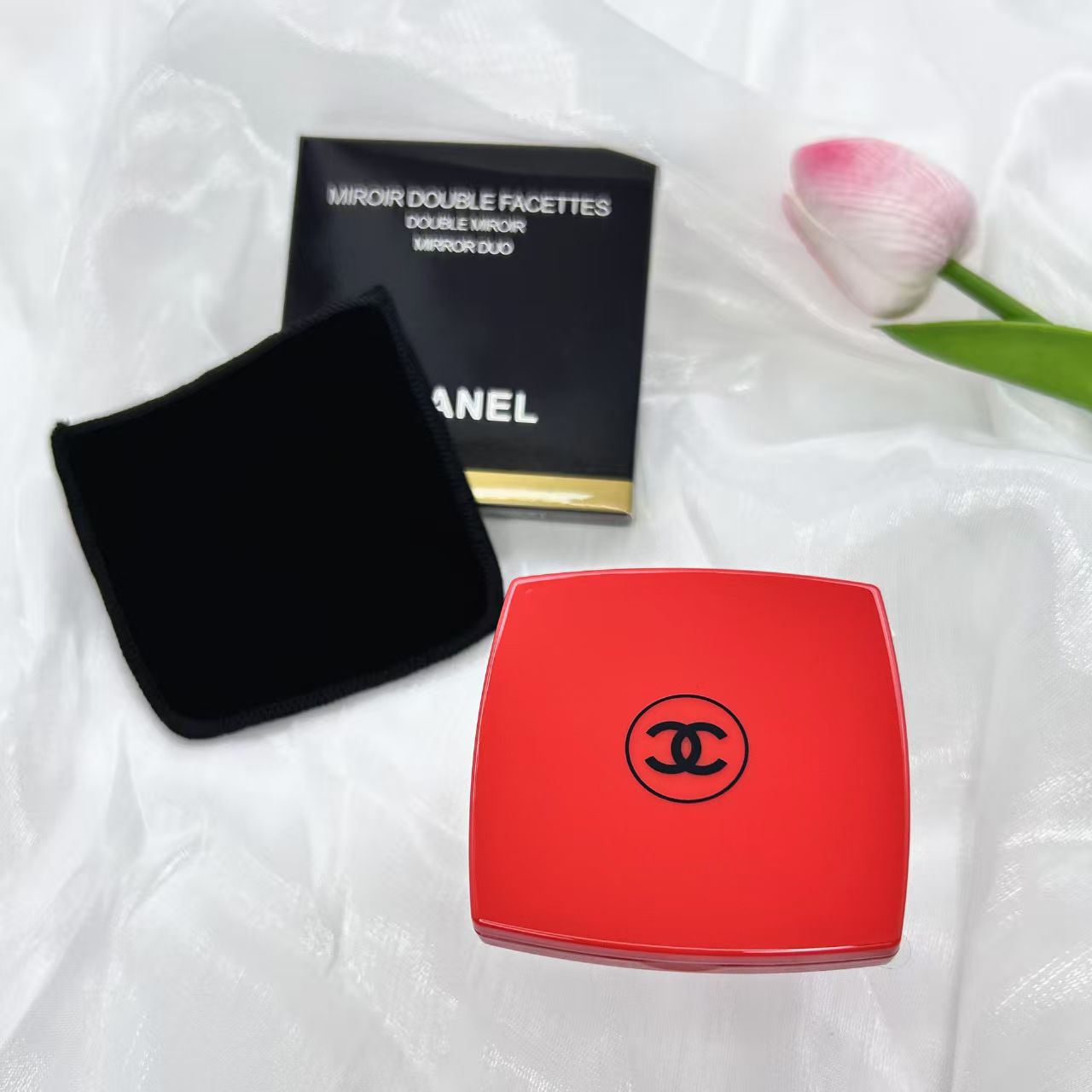 Fashionable Beauty Portable Mirror