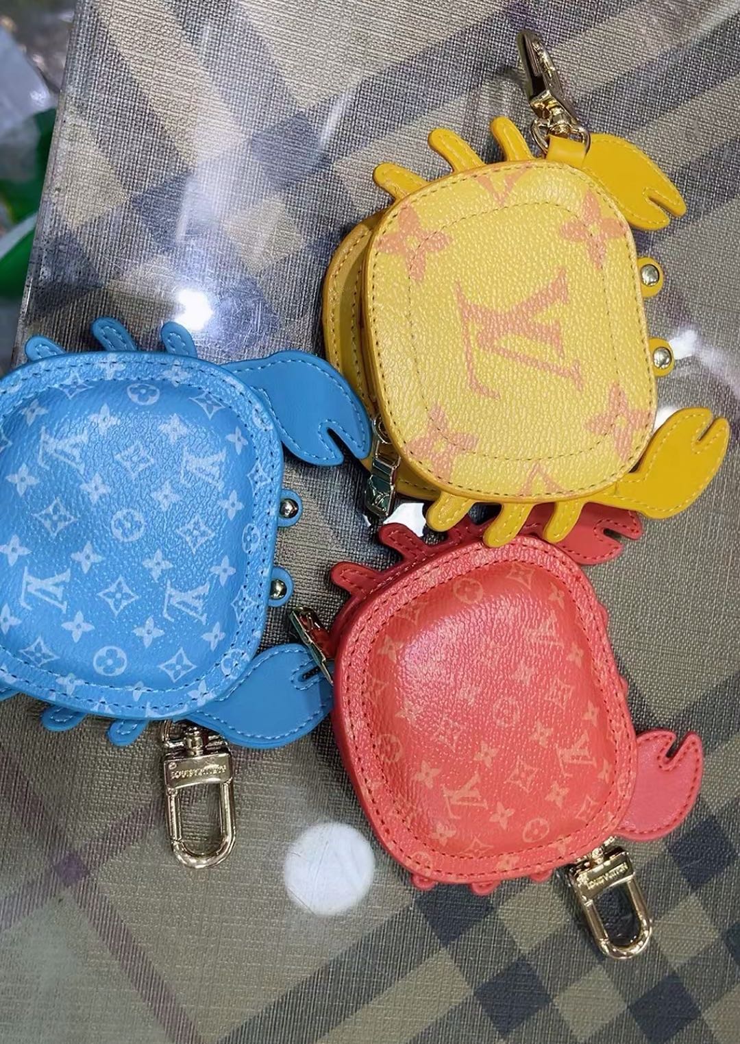 L- Designed Zippered Earphone Storage Pendant