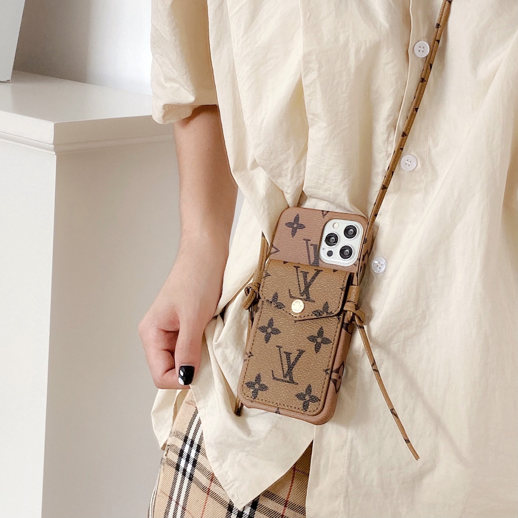 ルー レザー チェーン iPhone ケース