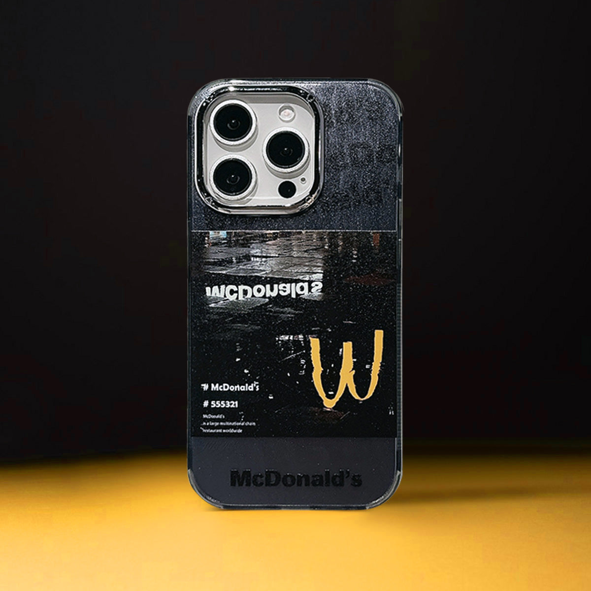 한정판 아이폰 케이스 | 비오는 날 패스트푸드점